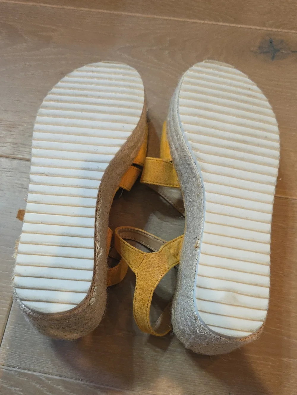 London Rag Women's Yellow Suede Open-Toe Sandals with Buckle.